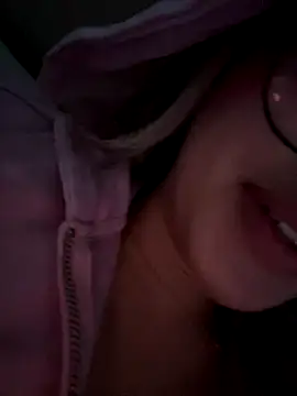 saliha_pinky_'s cam snapshot