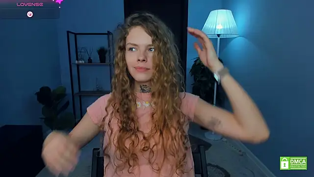 RayaNenlia's cam snapshot