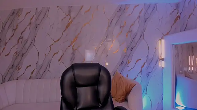 MaddisonLowe's cam snapshot