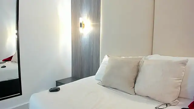 cloee20_'s cam snapshot