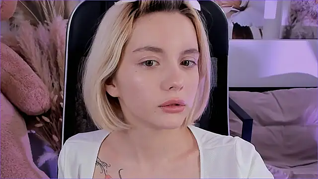 AuroraWrenfield's cam snapshot