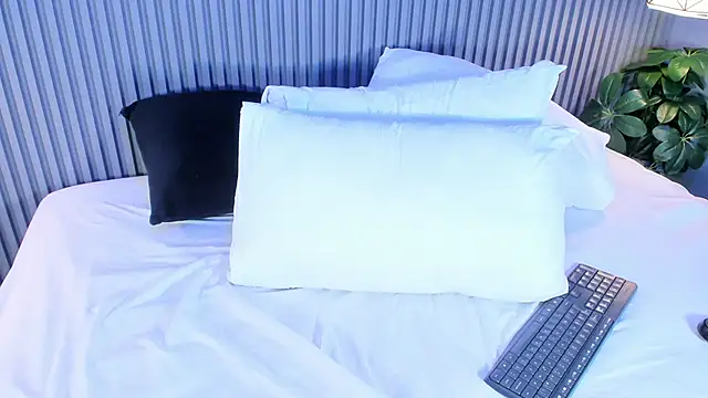 ElaraDusk's cam snapshot