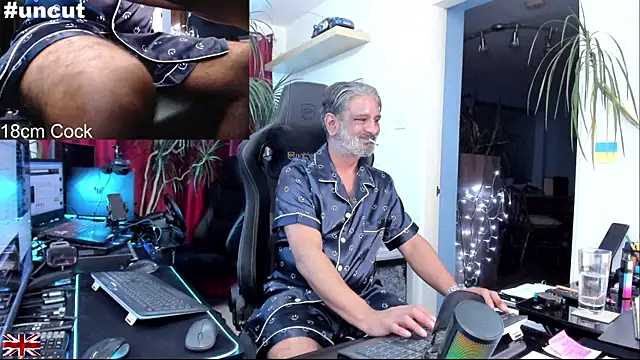 OnlineBossUK's cam snapshot