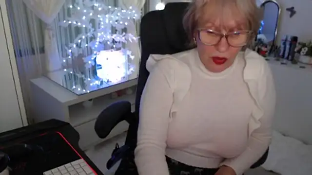 Ghertrude52's cam snapshot