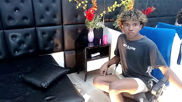 ChrisHott01's cam snapshot