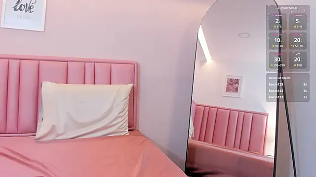 mariana_pregnant_'s cam snapshot