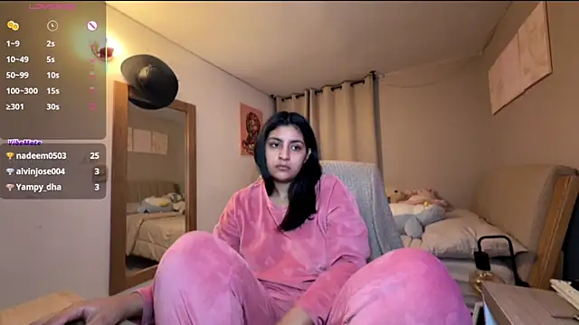 cloe_small's cam snapshot