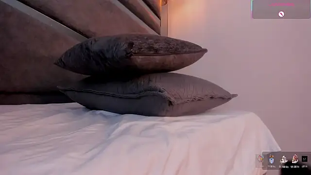 Lilyh_Zulu's cam snapshot