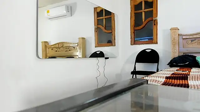 dr_jolie_'s cam snapshot