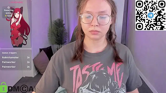 Nuura_Moore's cam snapshot