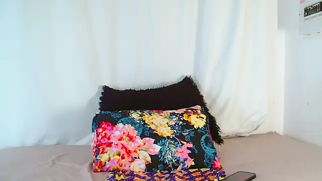 SMALLBOOBSXX's cam snapshot