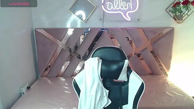 Evy_Luxx_v's cam snapshot