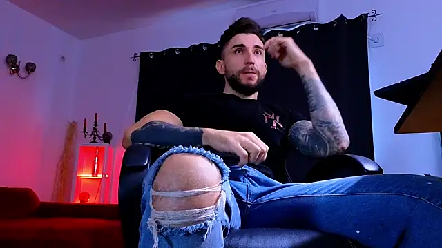 MightyAaron66's cam snapshot