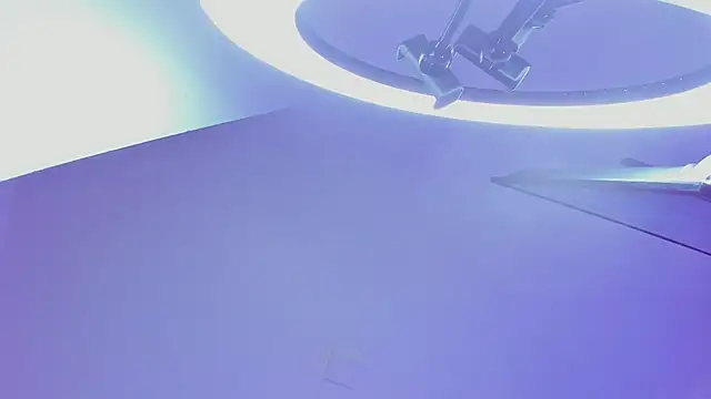 tyra_bankss_'s cam snapshot