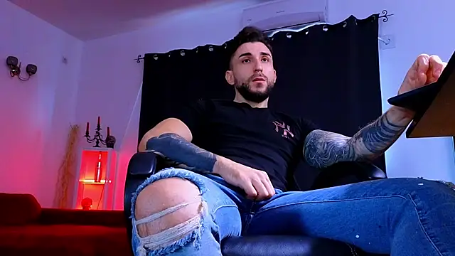 MightyAaron66's cam snapshot