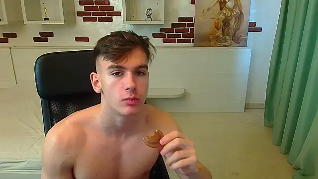 BradyFlint live sex cam