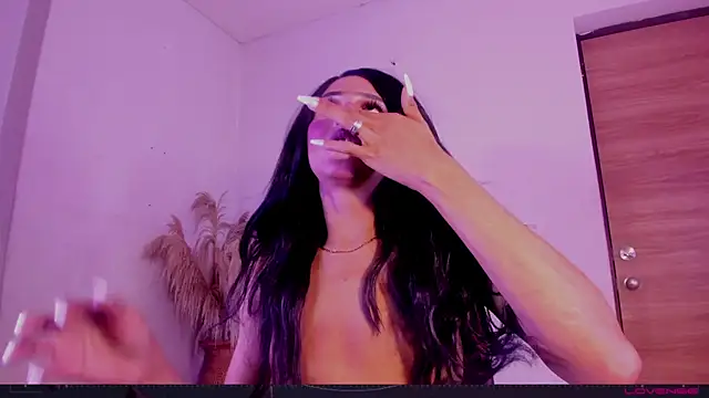 carolinemiller7's cam snapshot