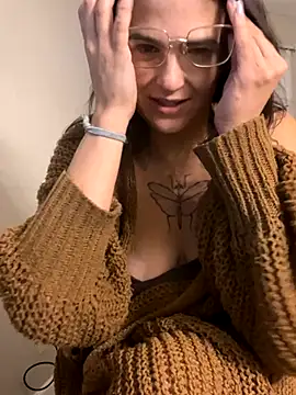 SafeinouterSpace's cam snapshot