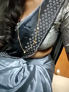 Tamilmallu-duskygirl03's cam snapshot