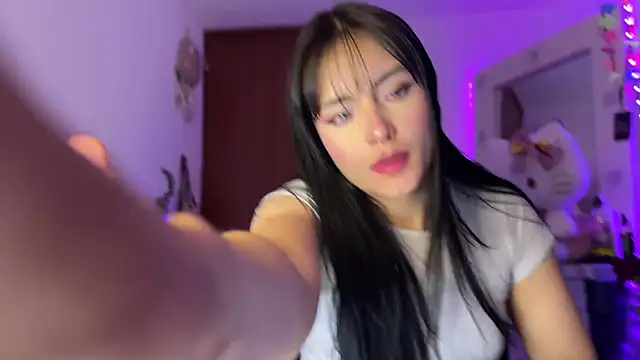 salome_polaniiee's cam snapshot