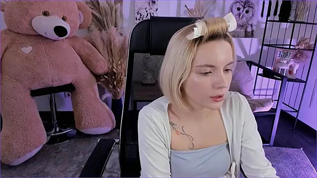 AuroraWrenfield's cam snapshot