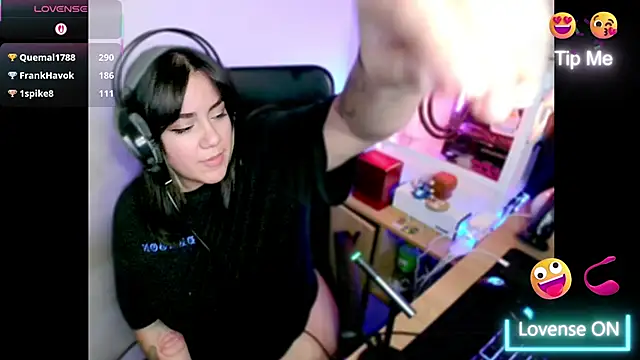 PinkDenial's cam snapshot