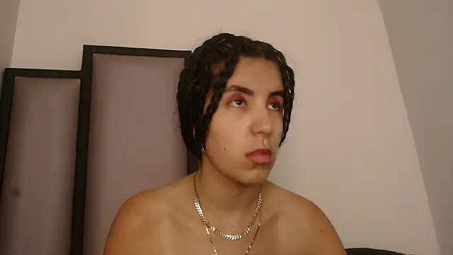 Lucy-23's cam snapshot