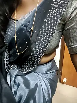 Tamilmallu-duskygirl03's cam snapshot