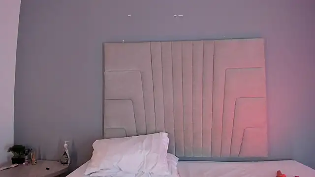 sophie_rojas's cam snapshot