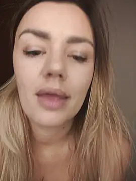 KrissSexi's cam snapshot