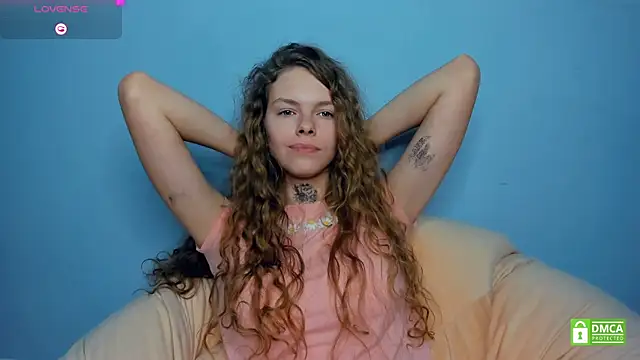 RayaNenlia's cam snapshot