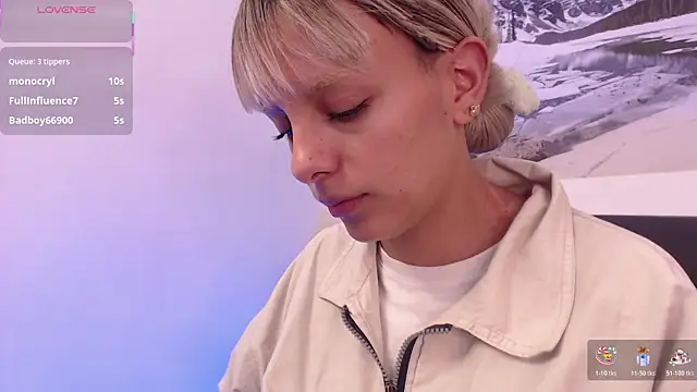 peyton_golden1's cam snapshot