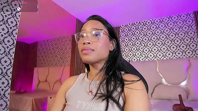 penelope_tay1's cam snapshot