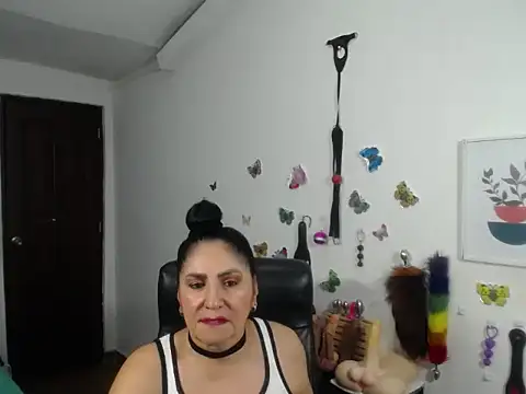 mature_bigboobs10's cam snapshot