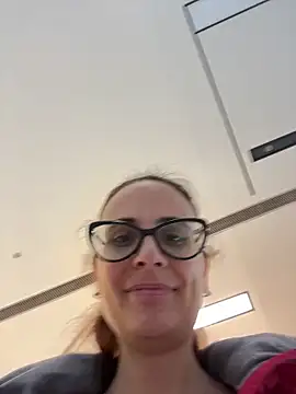 NataKitten live sex cam