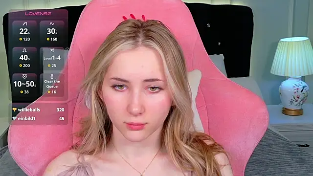 LiraKink's cam snapshot