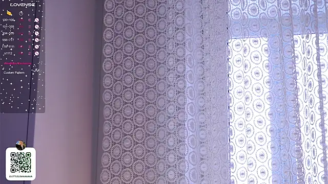 ElizzaBed's cam snapshot