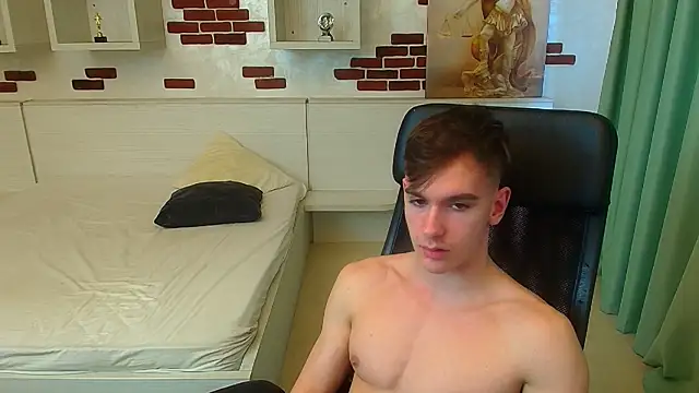 BradyFlint live sex cam