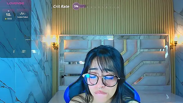 zoe_r_'s cam snapshot