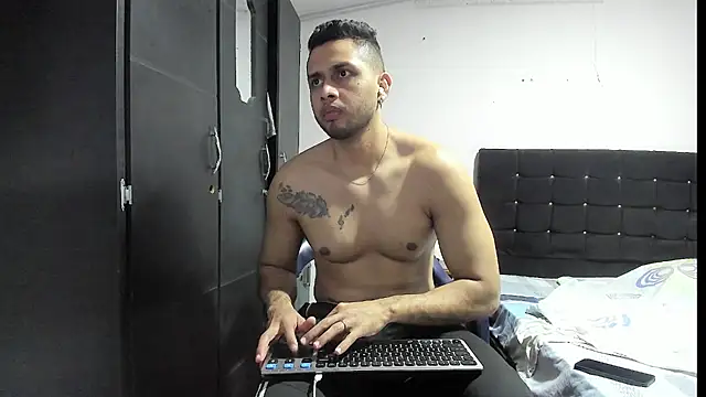 Ryan_xc1's cam snapshot