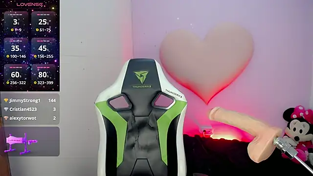 Isabella_saenzz_'s cam snapshot