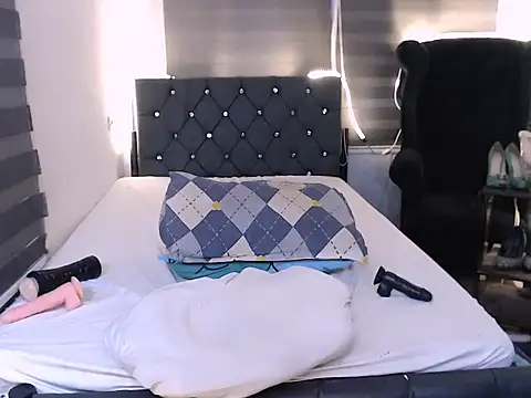 sylvannia_cumslut's cam snapshot