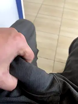 kenanbal0677's cam snapshot