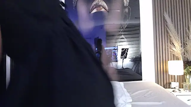 MiticaBrennet_'s cam snapshot