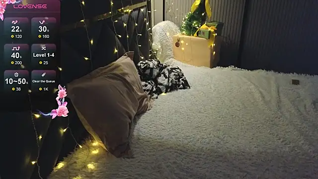 TrishaRey's cam snapshot