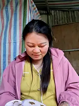 yoowwmr's cam snapshot