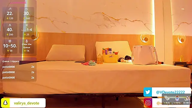 valirya_devote's cam snapshot