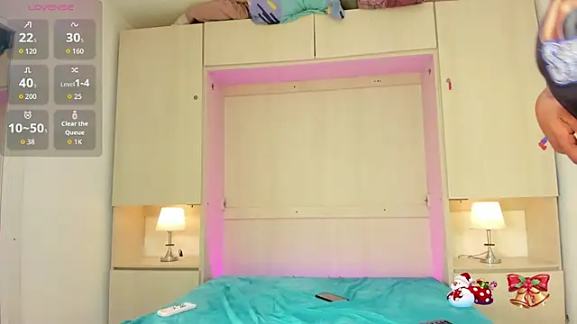 EmilyyStuart's cam snapshot