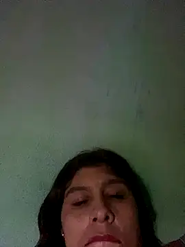 Traviesa96's cam snapshot