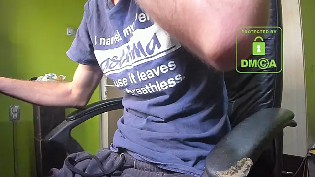 BigCumShoot's cam snapshot